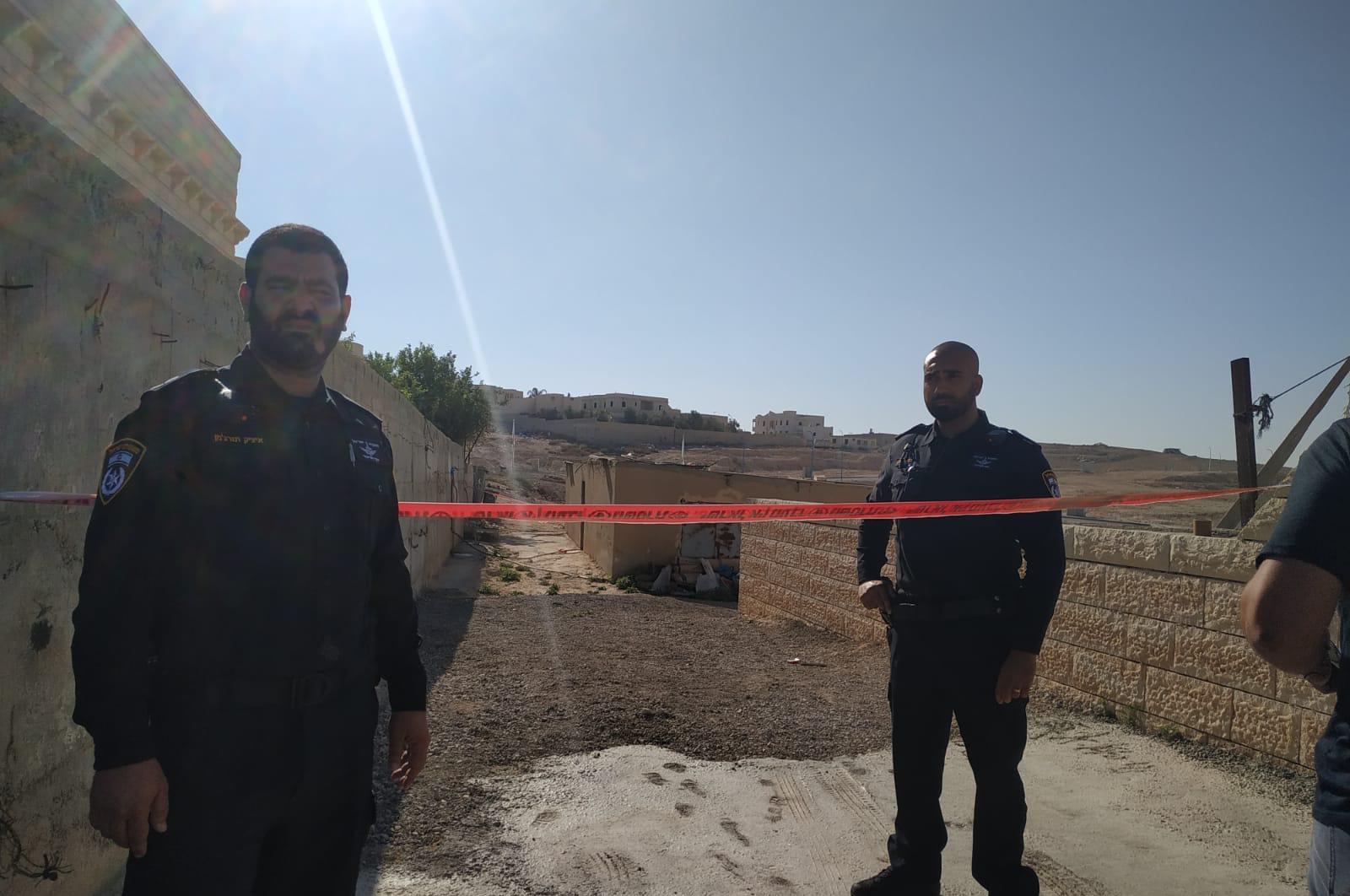 כוח משטרה בזירת האירוע (צילום: דוברות המשטרה)